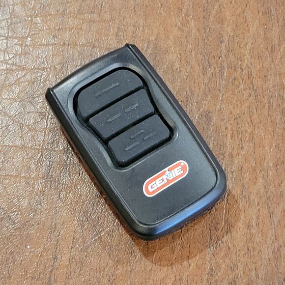 Genie GM3T (3-Button) Garage Door Gate Opener Remote - Picture 2 of 9